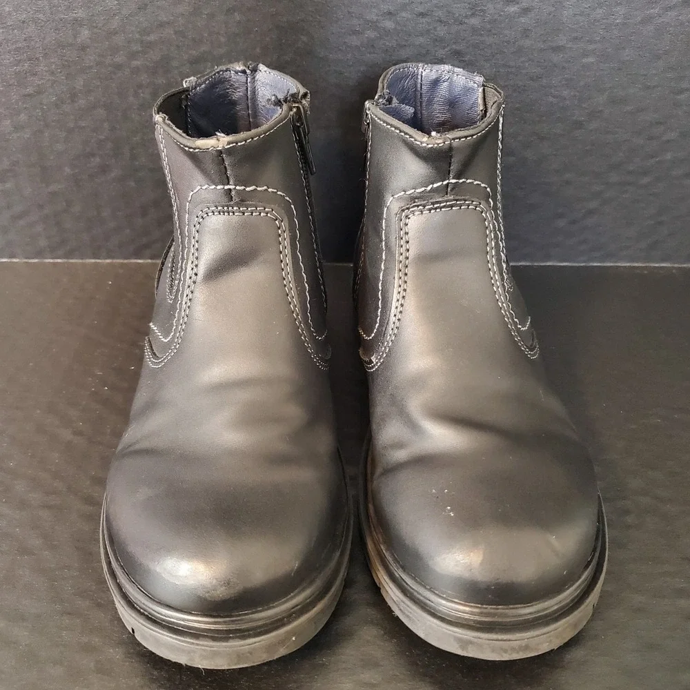 FERRATO Boys Black Ankle Boots Youth‎ Size 1 Side Zip Lightly Worn, Toe Scuffs